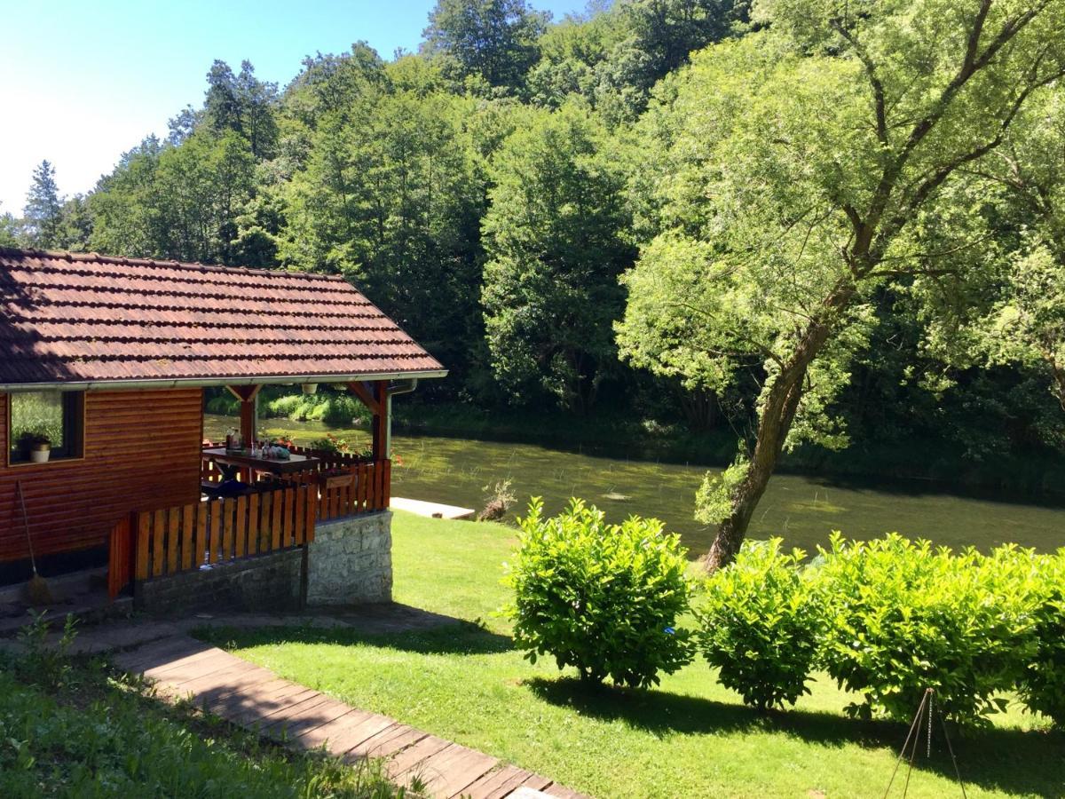 Holiday Home Radocaj スルニュ エクステリア 写真