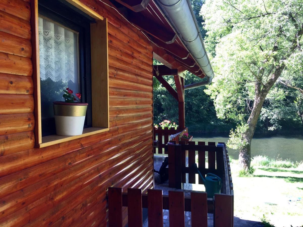 Holiday Home Radocaj スルニュ エクステリア 写真