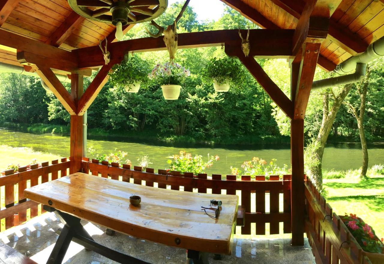 Holiday Home Radocaj スルニュ エクステリア 写真