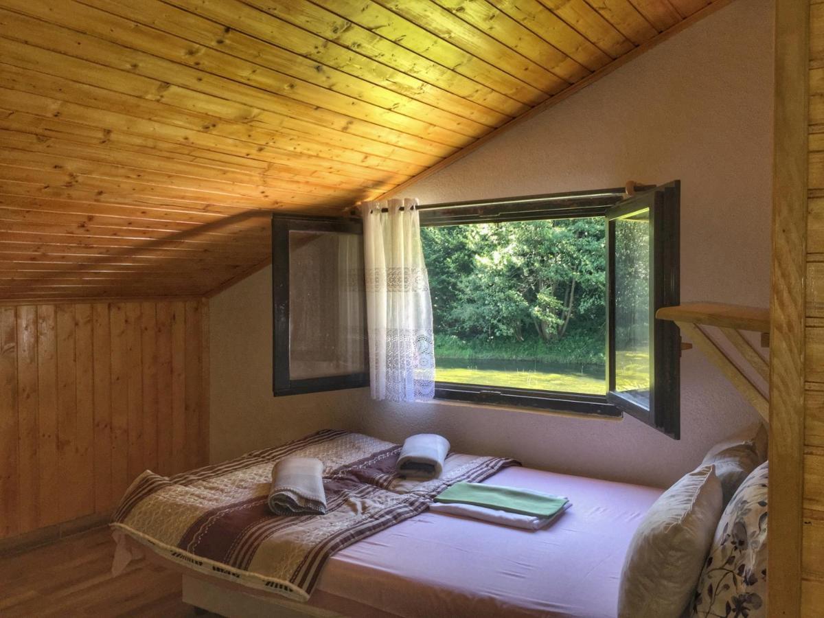 Holiday Home Radocaj スルニュ エクステリア 写真
