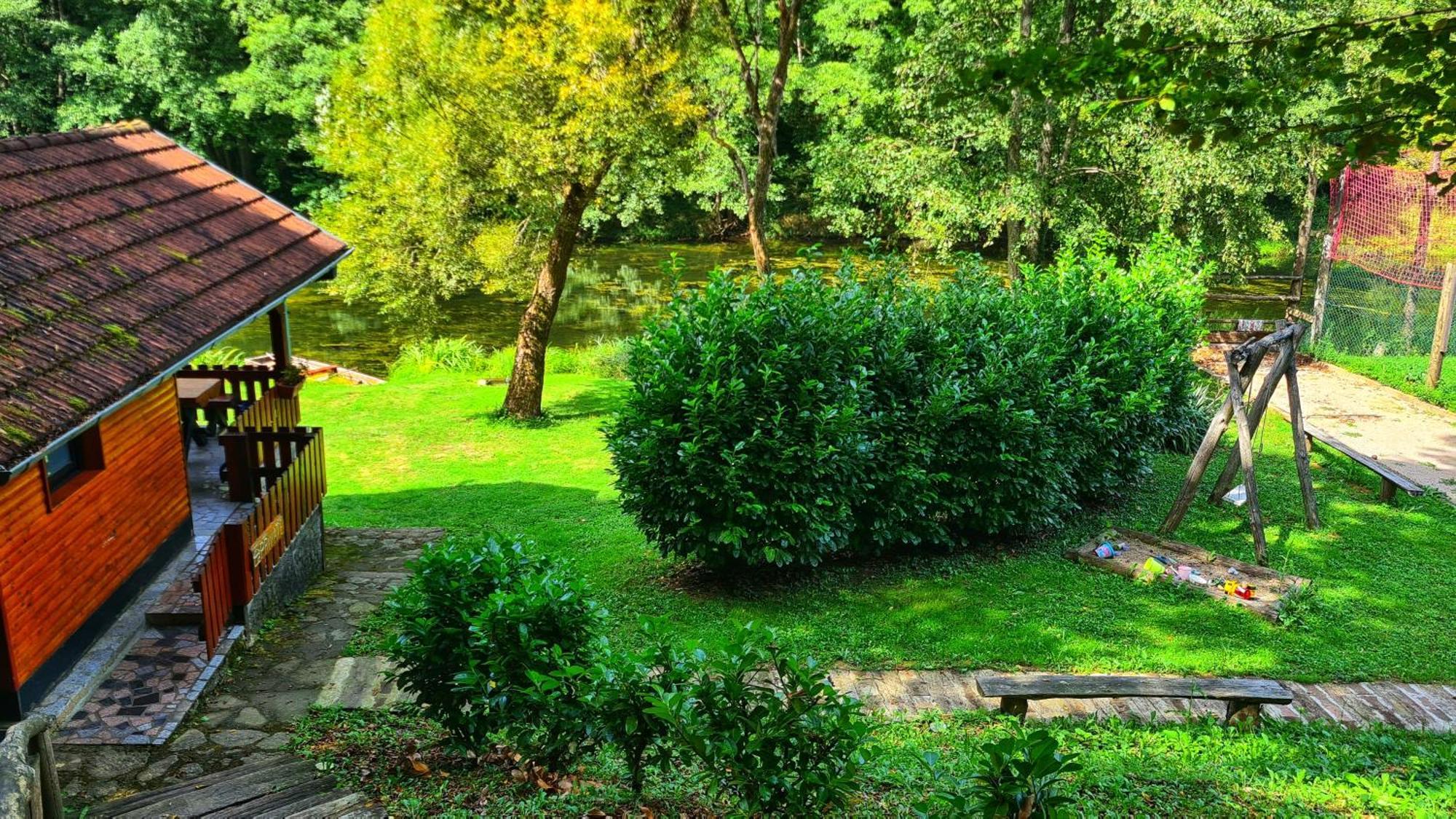 Holiday Home Radocaj スルニュ エクステリア 写真