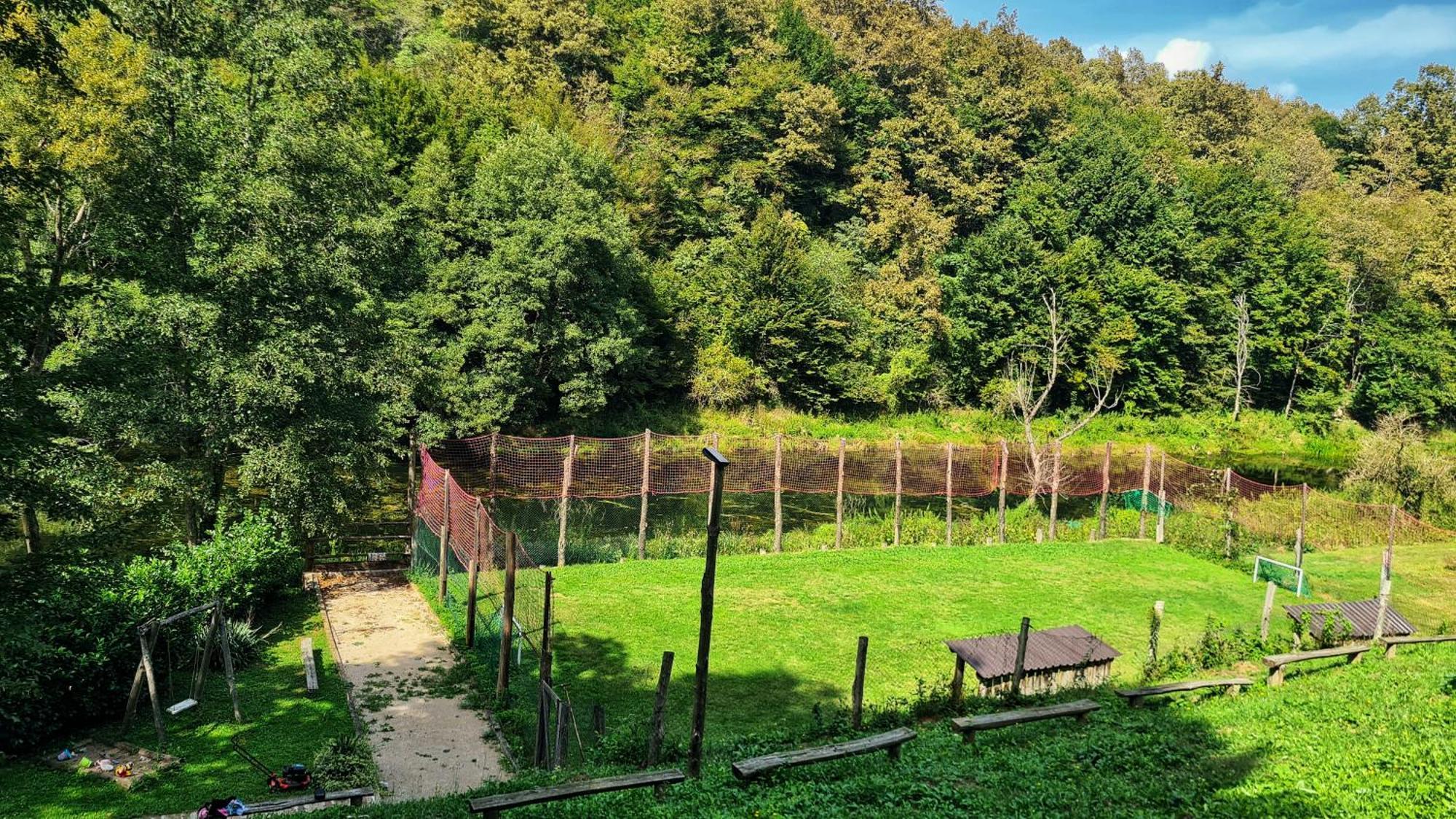 Holiday Home Radocaj スルニュ エクステリア 写真