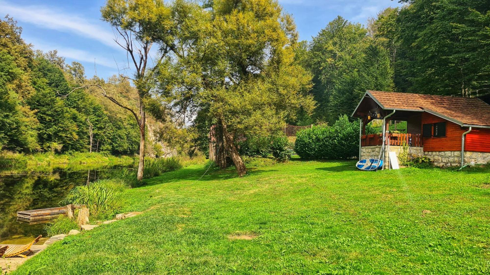Holiday Home Radocaj スルニュ エクステリア 写真