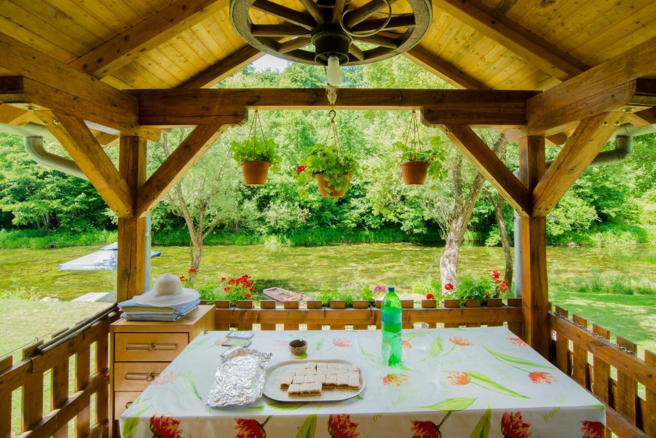 Holiday Home Radocaj スルニュ エクステリア 写真