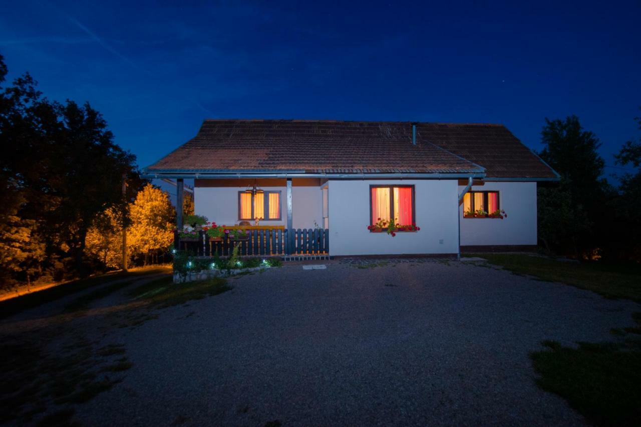 Holiday Home Radocaj スルニュ エクステリア 写真